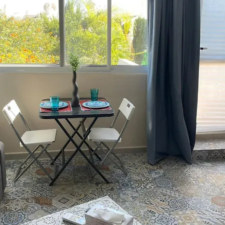 Luxury Estudio Ch&h בנאלמדנה